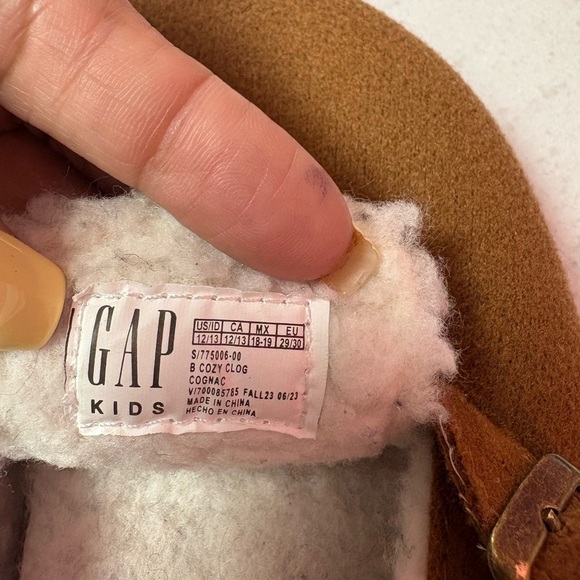 GAP Brown Slippers with Plush Lining - Picture 4 of 4